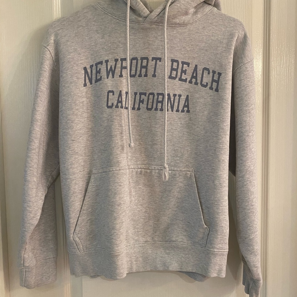 Hooded Brandy Melville sweatshirt